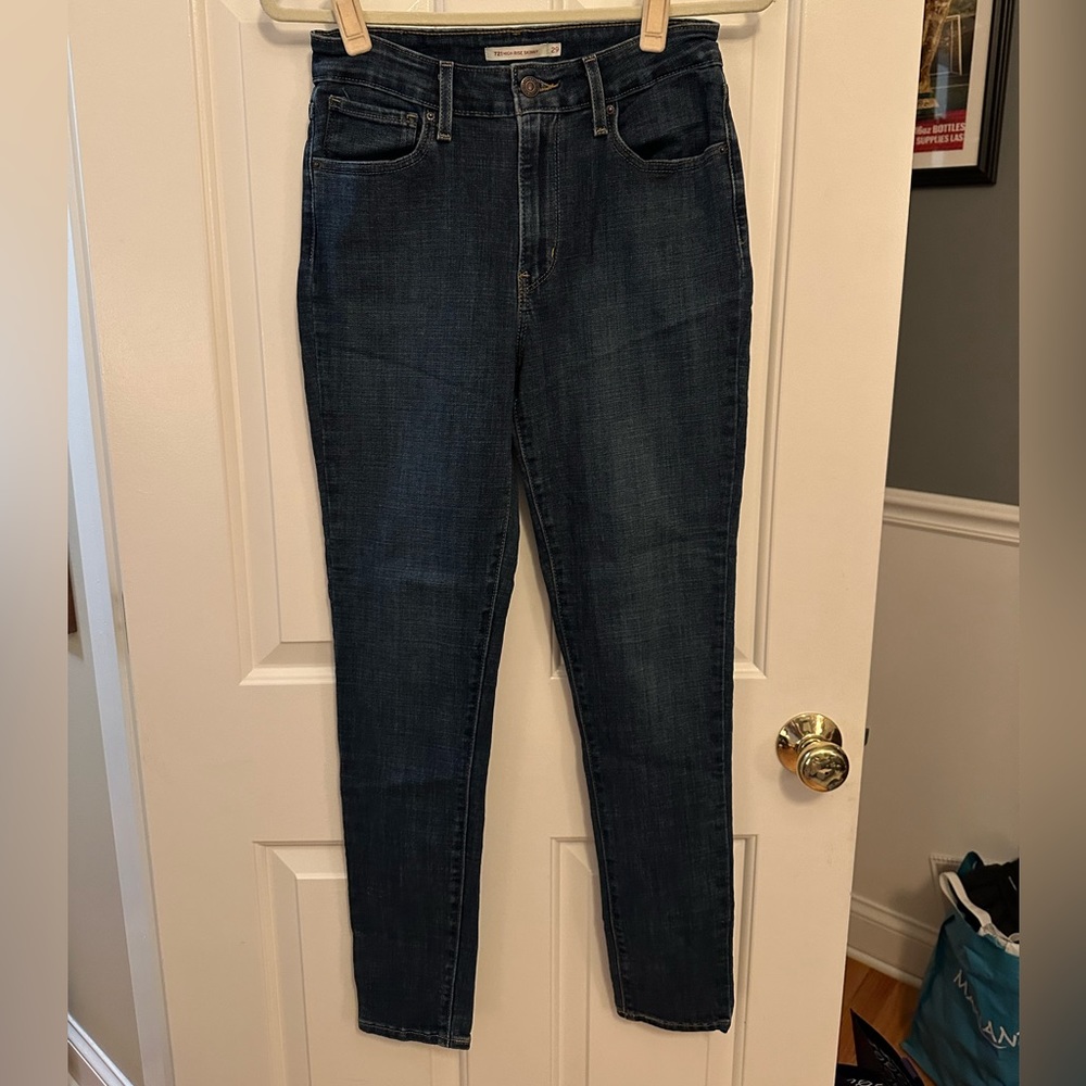 Levi’s 721 High Rise Super Skinny - Dark Wash Denim - Size 29